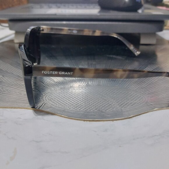 Simple Foster Grant Sunglasses DG0824 FGL Black Summer Must Have Shades - Picture 6 of 11